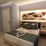 Livaneli Boutique 阿拉尼亚